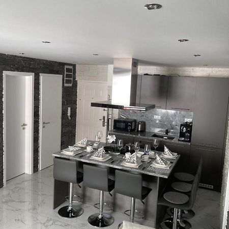 Swiss Luxury Apartment Mosonmagyarovar Exterior foto