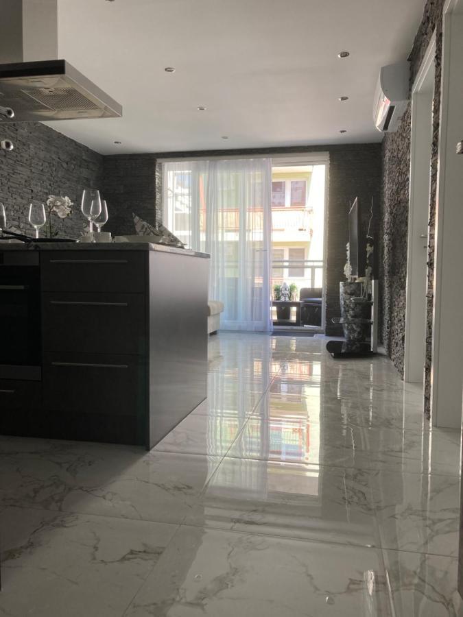 Swiss Luxury Apartment Mosonmagyarovar Exterior foto