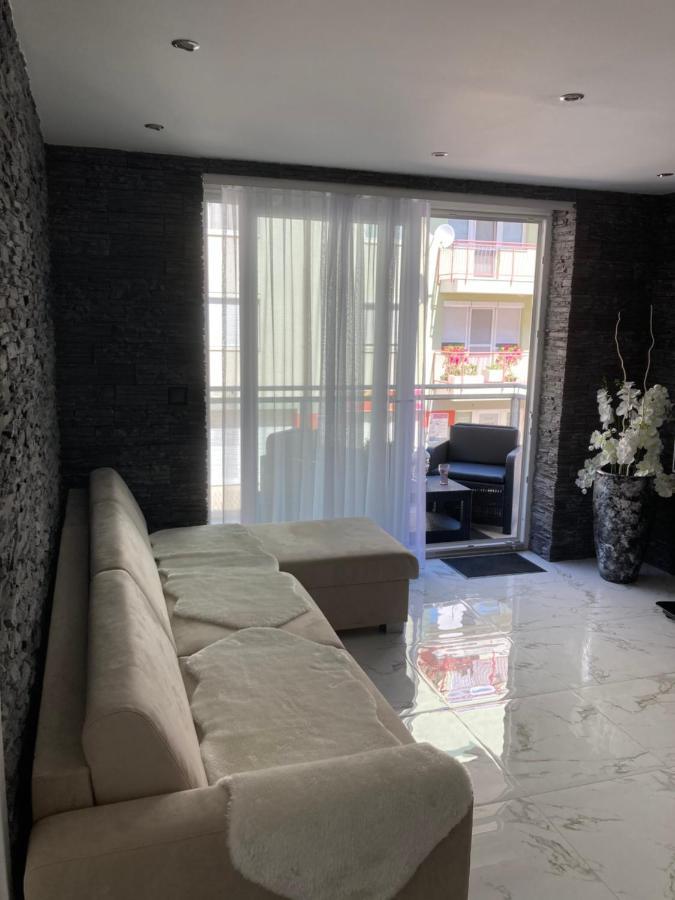 Swiss Luxury Apartment Mosonmagyarovar Exterior foto