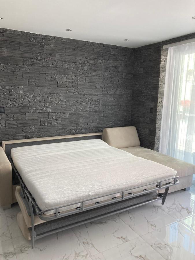 Swiss Luxury Apartment Mosonmagyarovar Exterior foto