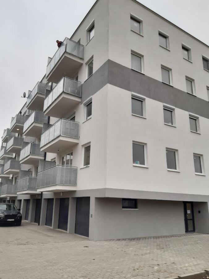 Swiss Luxury Apartment Mosonmagyarovar Exterior foto