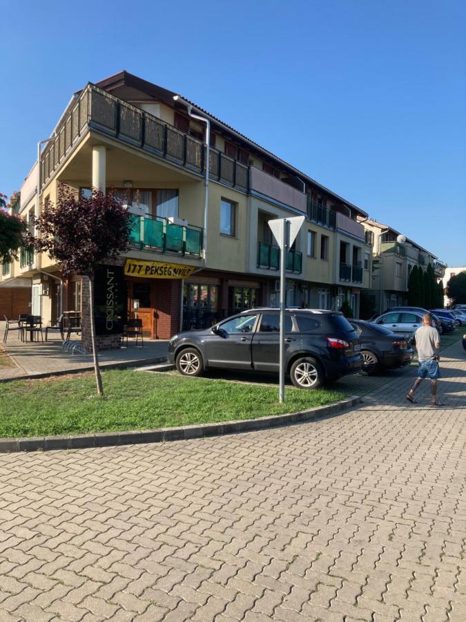 Swiss Luxury Apartment Mosonmagyarovar Exterior foto