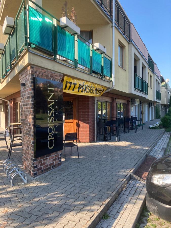 Swiss Luxury Apartment Mosonmagyarovar Exterior foto
